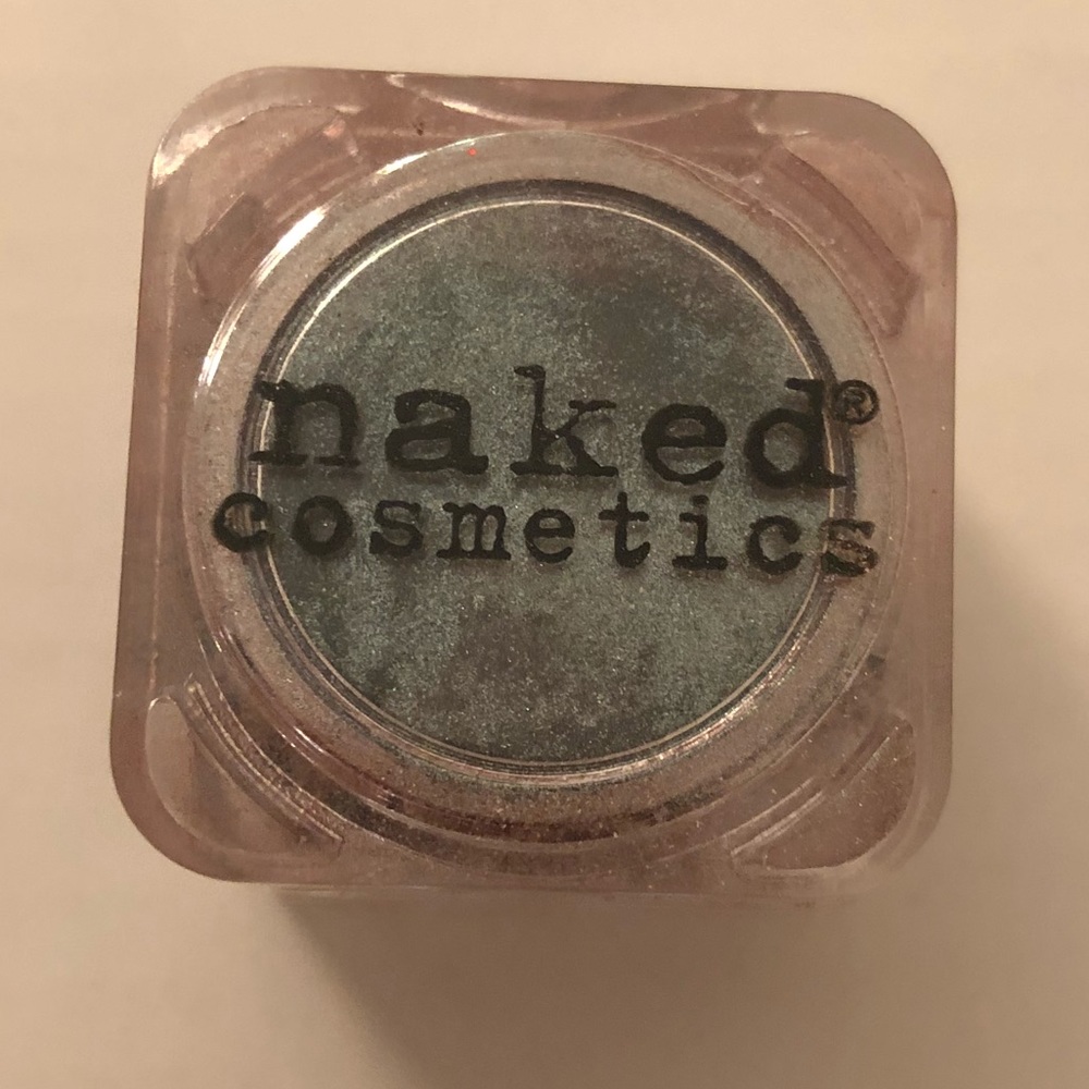 Naked Cosmetics Loose Eyeshadow